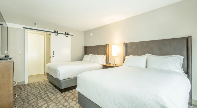 Holiday Inn Hotel and Suites Peachtree City, Boek Hotel Hotels in Georgia met parkeren, Parkeren