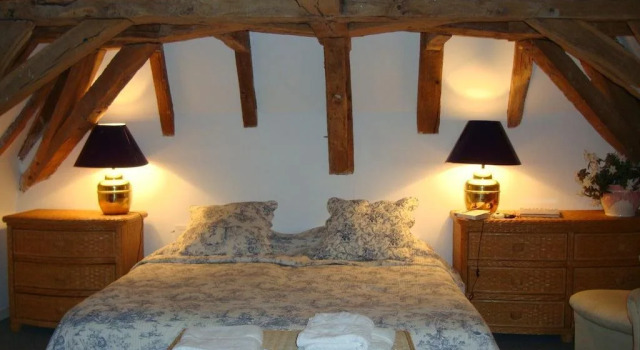 Le Bourdil Blanc, Rezerwuj Hotel Hotele w Mouleydier z parkingiem, Parking