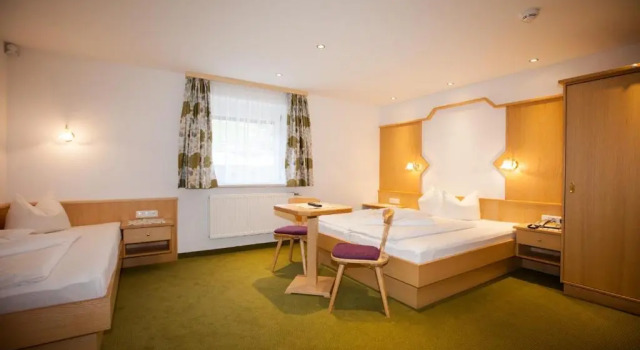 Hotel Garni Schmid, Rezervovat Apartmán Hotely v Tyrolsko se snídaní, Snídaně