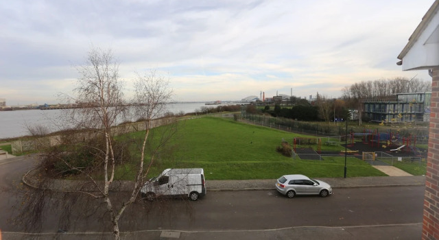 Студия Lovely Studio Apartments - Thamesmead