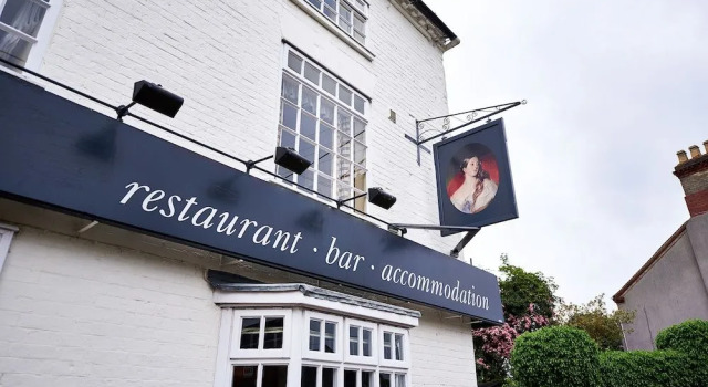 The Queens Head, Забронировать Отель Отели Англии 3 звезды, 3*