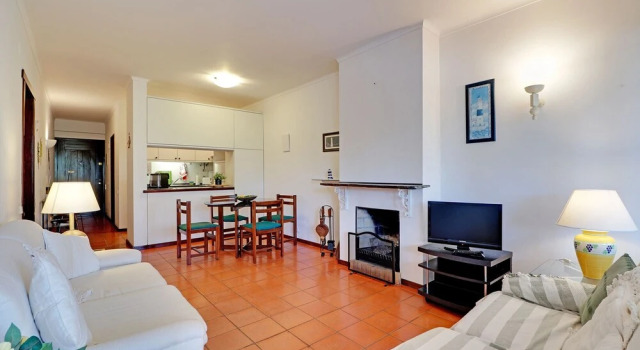 Albufeira Typical with Pool by Homing, Rezerwuj Hotel Hotele w Algarve z parkingiem, Parking