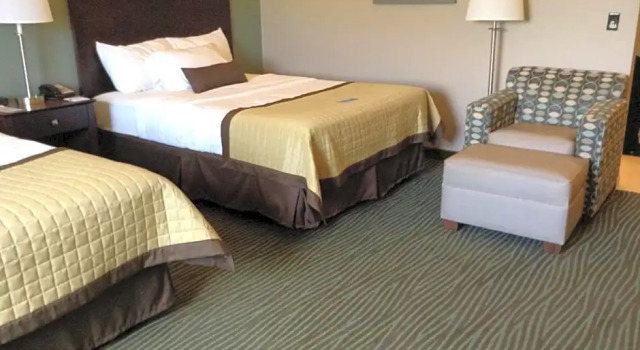 Четырёхместный номер Business с видом на город Baymont Inn and Suites - Bellevue