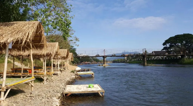 Pasanchai Bungalow, Buchen Sie Hotel Vang Vieng Provinz Vientiane