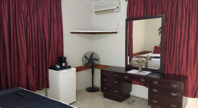 Entire 6-Bedroom Villa Free parking with Fast Wifi, Забронировать Вилла Отели Ocho Rios Coast 3 звезды, 3*