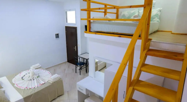 Четырёхместный номер Standard Дуплекс Hotel Chris