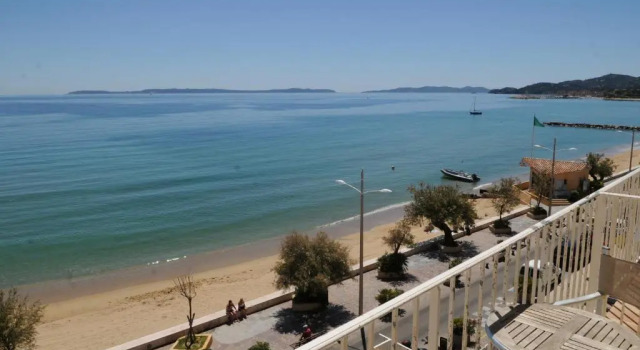 Семейный номер Standard с балконом и с видом на море Hôtel Beau Rivage