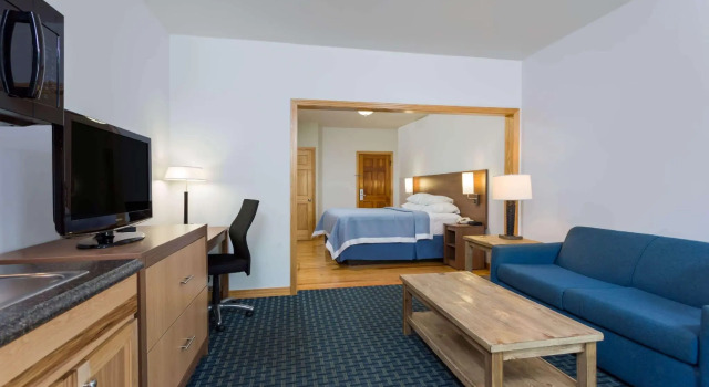 Двухместный люкс Days Inn by Wyndham Kill Devil Hills Oceanfront - Wilbur