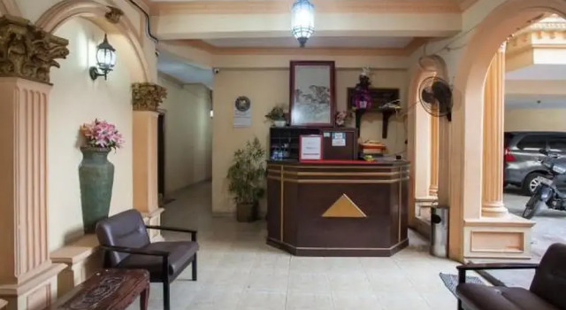 RedDoorz near Ciputra World 2 Surabaya, Book Guesthouse Guest Houses in East Java, Guesthouse