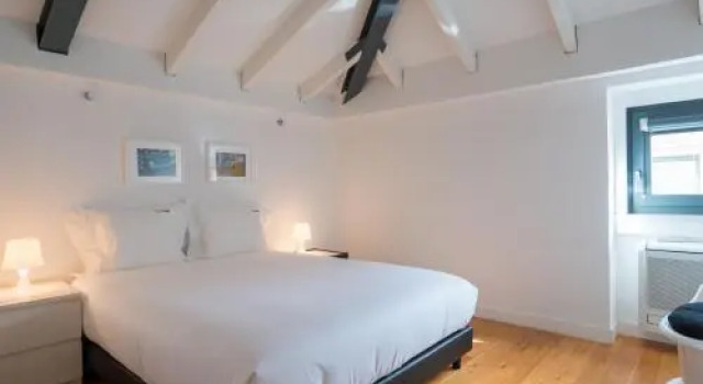 FLH Bairro Alto Balcony Flat, Забронировать Отель Мизерикорди Лиссабон, рядом с Театр Trindade