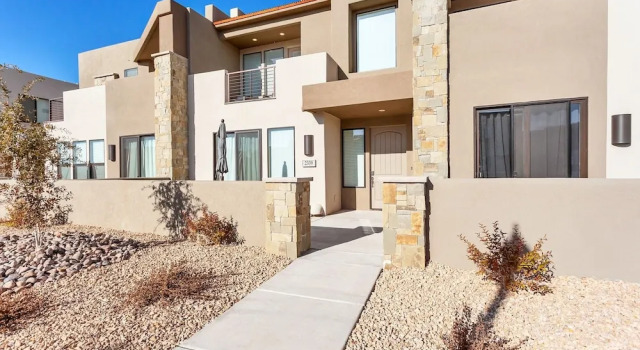 Family Fun Getaway #2339 4 Bedroom Townhouse by Redawning, Varaa Hotelli Washington 