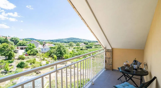 Апартаменты c 1 комнатой с балконом и с видом на море Apartments Amalija