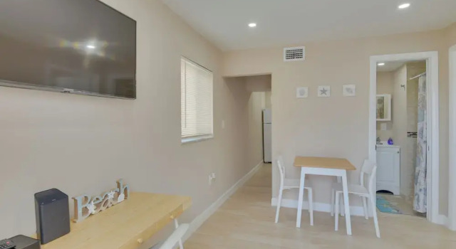 Апартаменты Refreshing Miami Apartment: 4 Mi to the Beach!