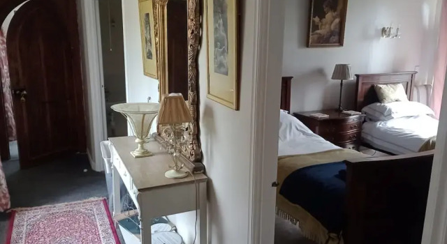 Le Presbytere, Rezerwuj Bed and Breakfast Beauficel Normandy