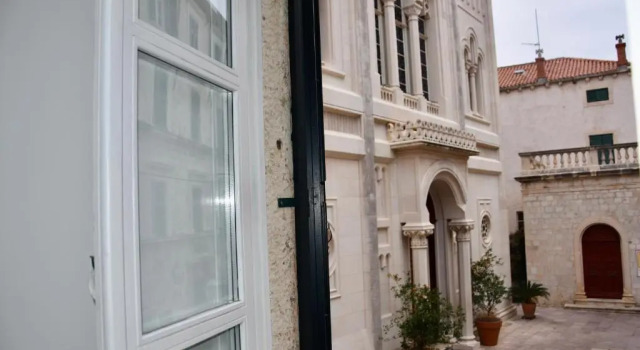 Студия Superior SUNce Palace Apartments with free offsite parking