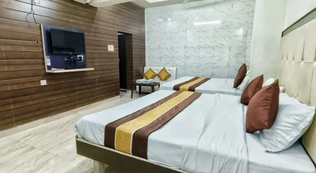Четырёхместный номер Luxury Hotel Prabhat Palace