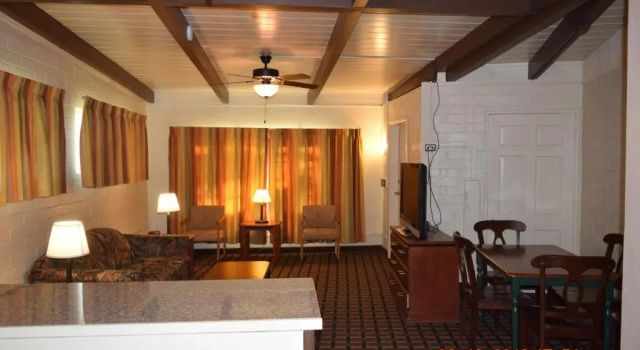 Апартаменты Stanlunds Inn and Suites