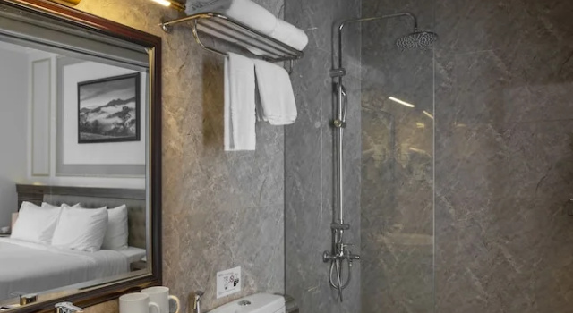 Одноместный номер Deluxe с видом на внутренний двор New Life Dalat Hotel