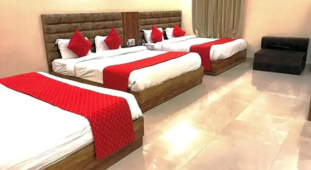 Семейный полулюкс Hamptan Hotel - 200 mt from Golden Temple