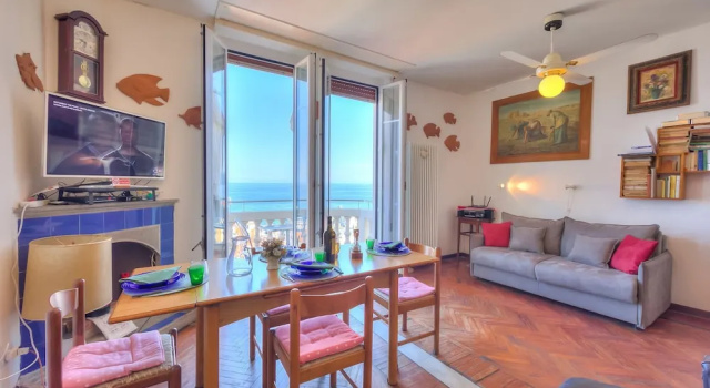 Апартаменты La Vie Enchanting Sea View