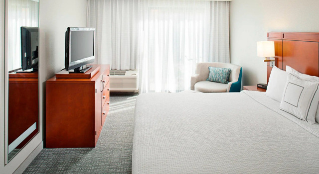 Двухместный люкс c 1 комнатой Courtyard by Marriott Tucson Williams Centre