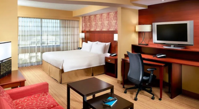 Двухместный люкс Courtyard by Marriott Clarksville