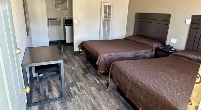 Четырёхместный номер Standard West Inn NAU - Downtown Flagstaff
