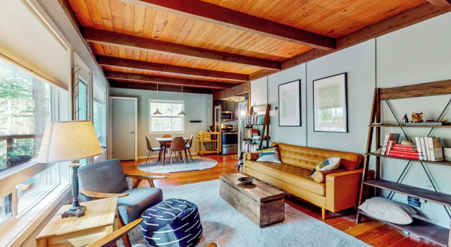 Dog-friendly 3 BR Cabin W & Decks & Bunk Room, Prenota Casa vacanze Warnick Stati Uniti