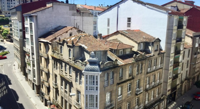 ***NUEVO Piso en Ourense WIFI Parking***, Book Hotel  