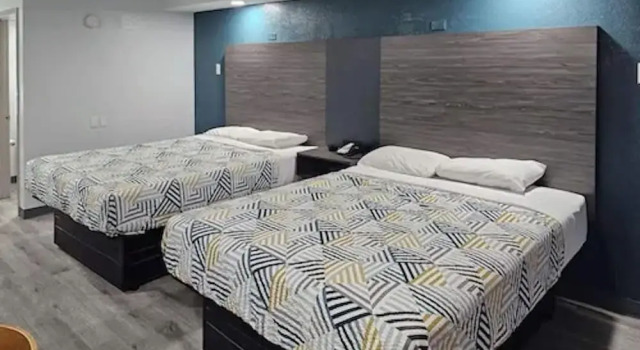 Четырёхместный номер Standard Motel 6 Memphis, TN - Graceland