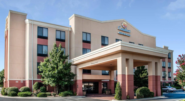 Comfort Inn & Suites, Rezerwuj Hotel Hotele i noclegi w Weatherford, Hotel
