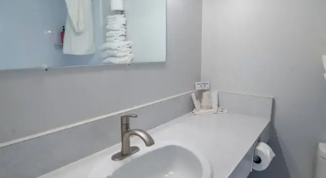 Четырёхместный номер Comfort Uptowner Hotel