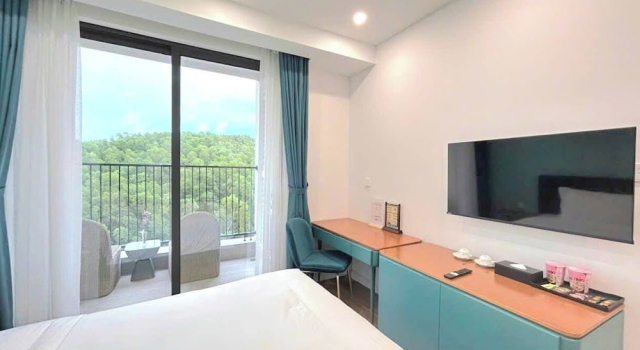 Апартаменты с балконом и с видом на город Azure Premium Apartments