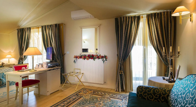 Hotel Serenella, Забронировать Отель Старый Город Сирмионе