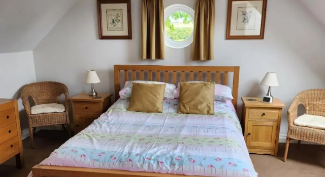 Cottage Sleeps 4 - Pet Friendly w Free Parking, Varaa Lomakoti Marlborough North Wessex Downs