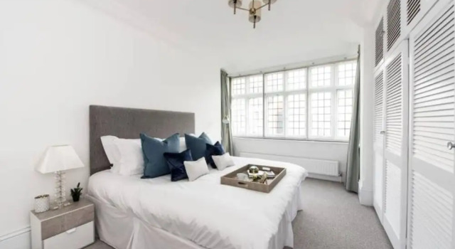 3 Bedroom House in Hampstead Village Sleeps 6, Забронировать Отель Отели Англии 3 звезды, 3*