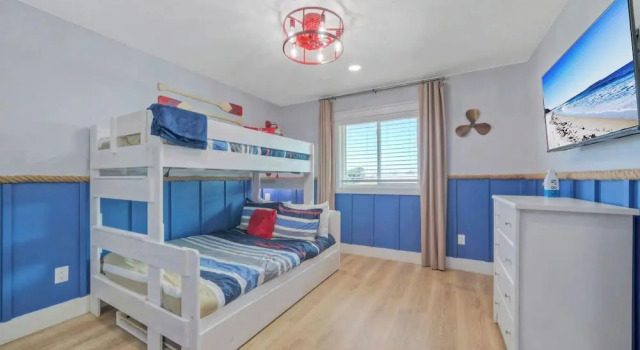 Barefoot and Salty & Tequila Tides by Avantstay. Sleeps 20 2 Homes + Dual Pools + Golf Cart 5 Min to Beach Port Aransas, Book Feriehus Sommerhuse i Houston, Hytte