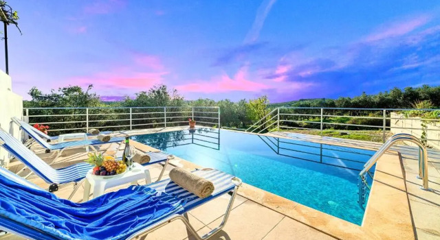 Вилла Cretan Breeze Villa Heated Pool