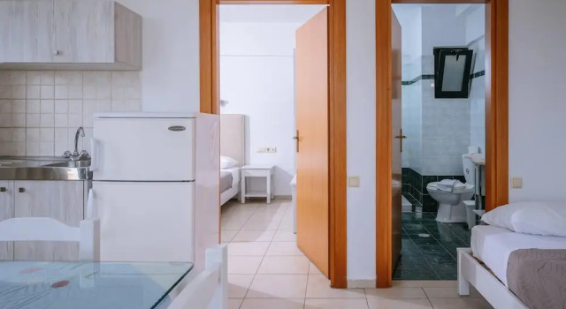 Апартаменты c 1 комнатой с балконом и с видом на бассейн Dionysos Apartments & Studios