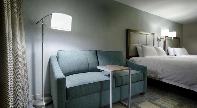Четырёхместный номер Standard Hampton Inn Salina