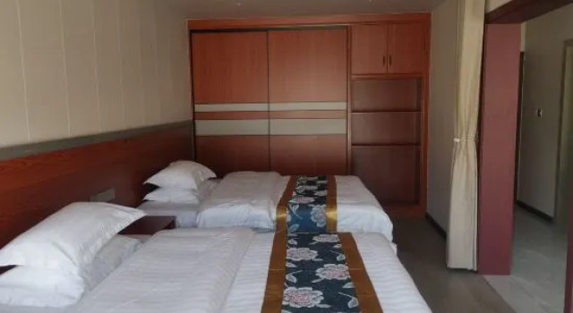 Люкс Longshan Kunming Apartment