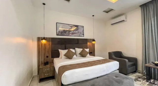 The Green Villa Residence, Book Villa Hoteller i Yenagoa med parkering, Parkering
