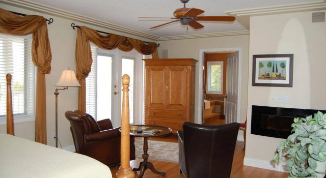 Lakeshore Bed & Breakfast, 预订 酒店 Kelowna 不列颠哥伦比亚省