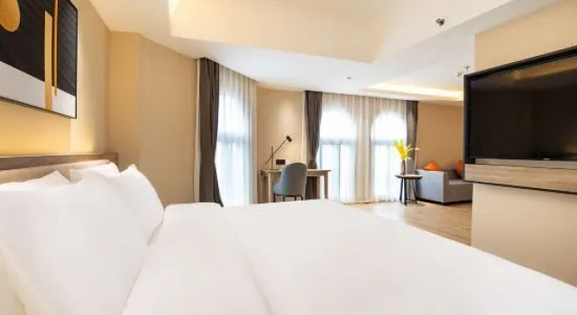 Люкс Starway Hotel (Zhengzhou Zhongyuan Wanda Plaza Municipal Central Hospital)