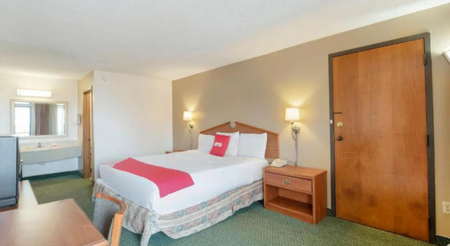 Номер Standard OYO Hotel Tulsa International Airport