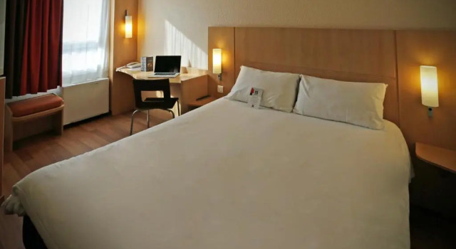 Standart çift kişilik oda ibis Montpellier Centre
