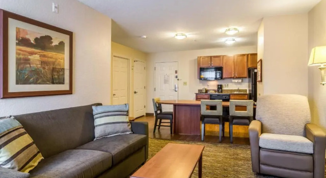 Люкс Candlewood Suites Jacksonville East Merril Road by IHG