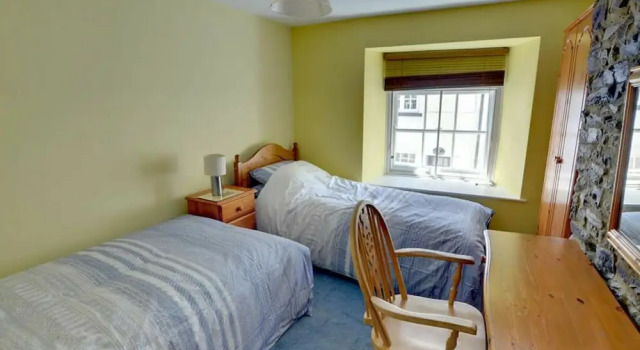 Cosy Holiday Home With an Enclosed Garden and Terrace in the Heart of Torrington