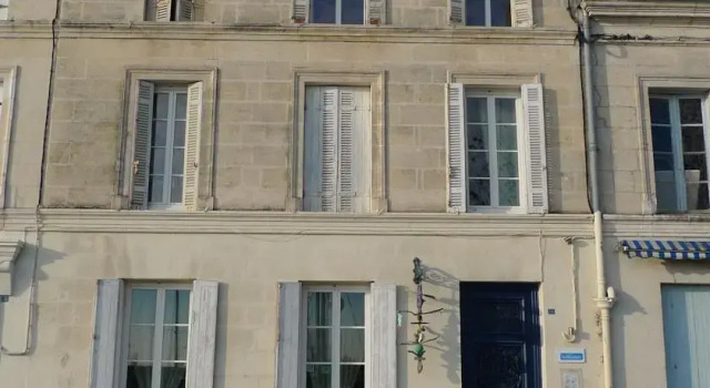 Chambres d'Hotes La Rive, Rezerwuj Hotel Hotele w Charente-Maritime z parkingiem, Parking