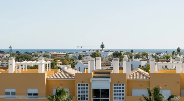 Pool, Wifi, big terrace, Bbq, air con 1200m from the Marginal of Cabanas, Забронировать Отель Отели Тавира с парковкой, рядом с Benamor Golf Course, Парковка